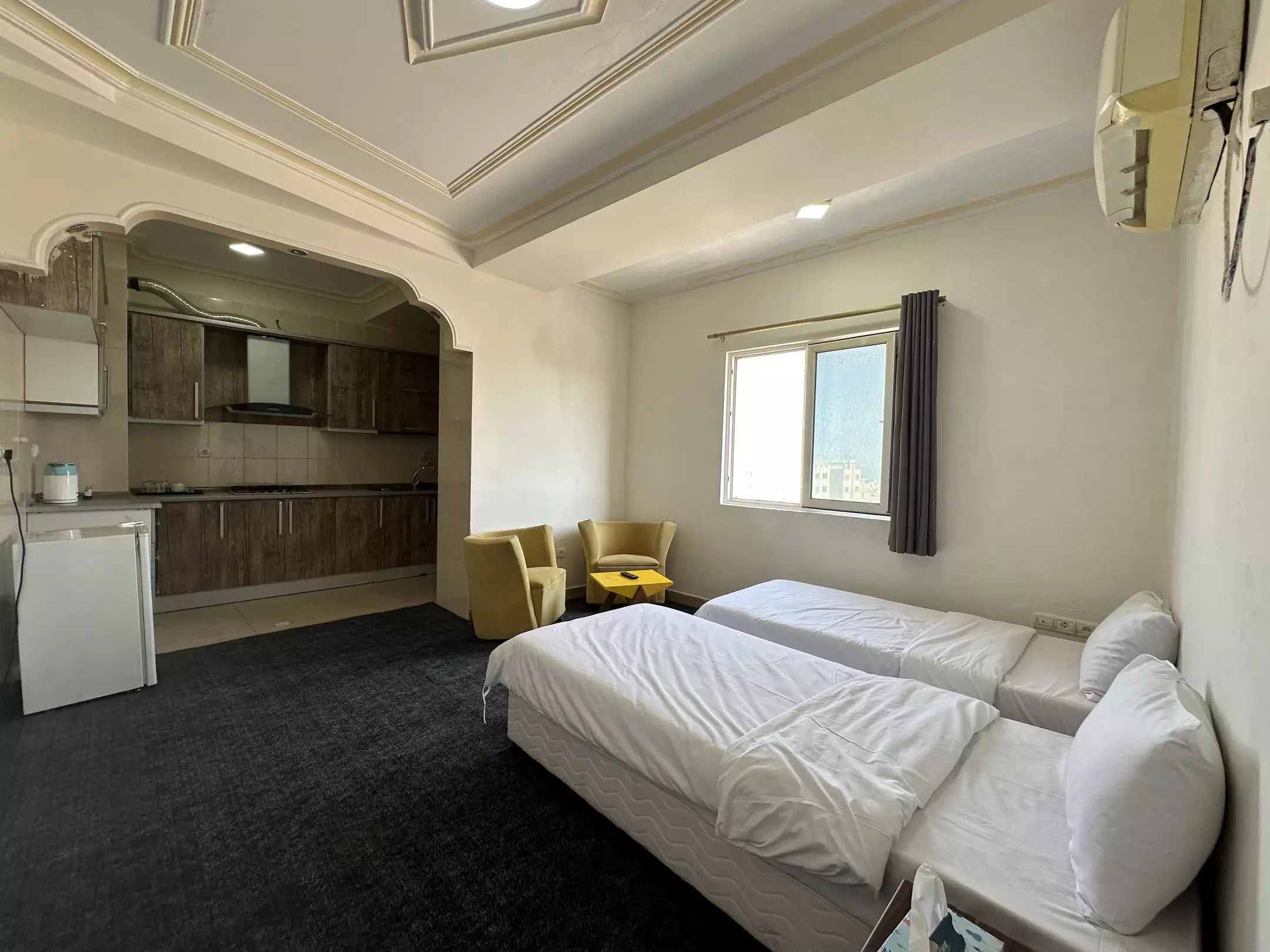 هتل آپارتمان آدینه قشم